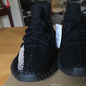 adidas Yeezy Boost 350 V2 Core Black White
